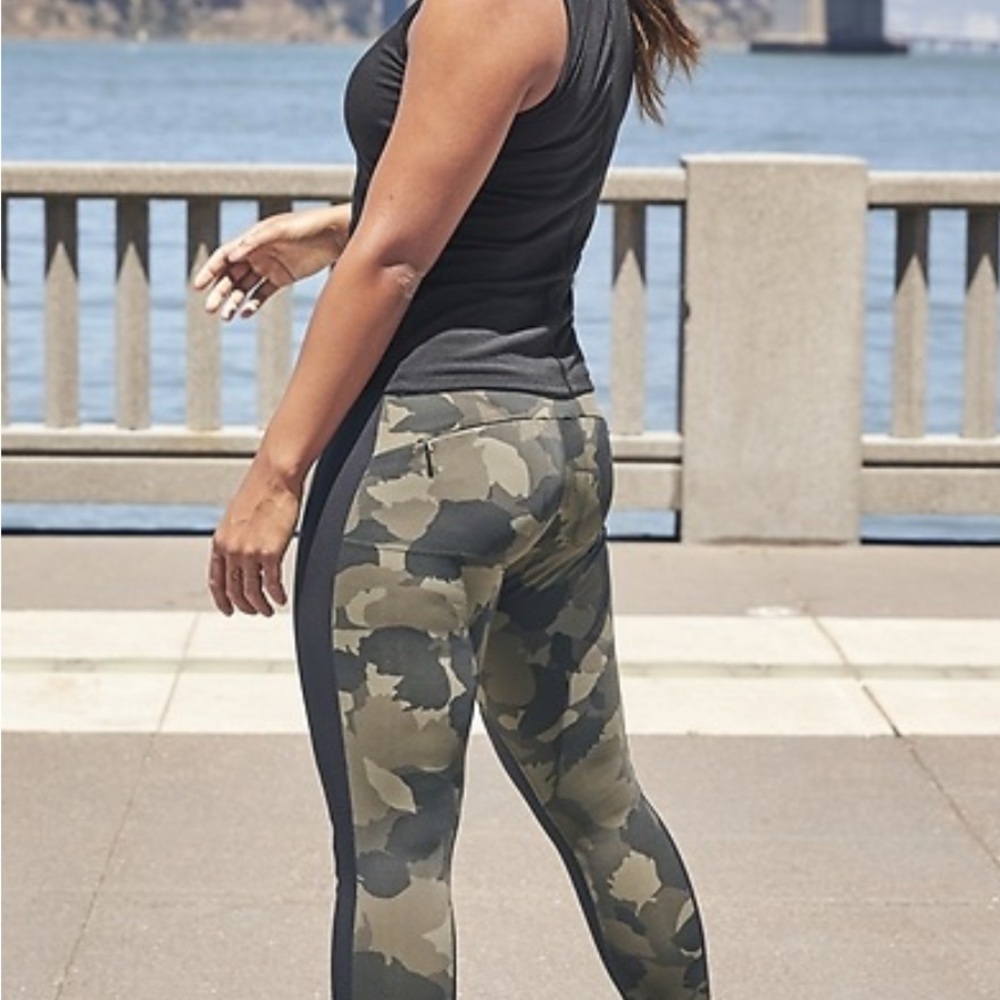 Athleta Essex Hybrid Tight